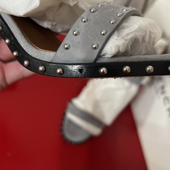 T-06: Givenchy heels - Picture 8 of 9